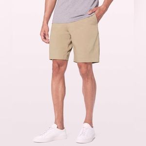 Lululemon | Commission Classic-Fit Short 7" Warpstreme | Size 34 | Color Sand